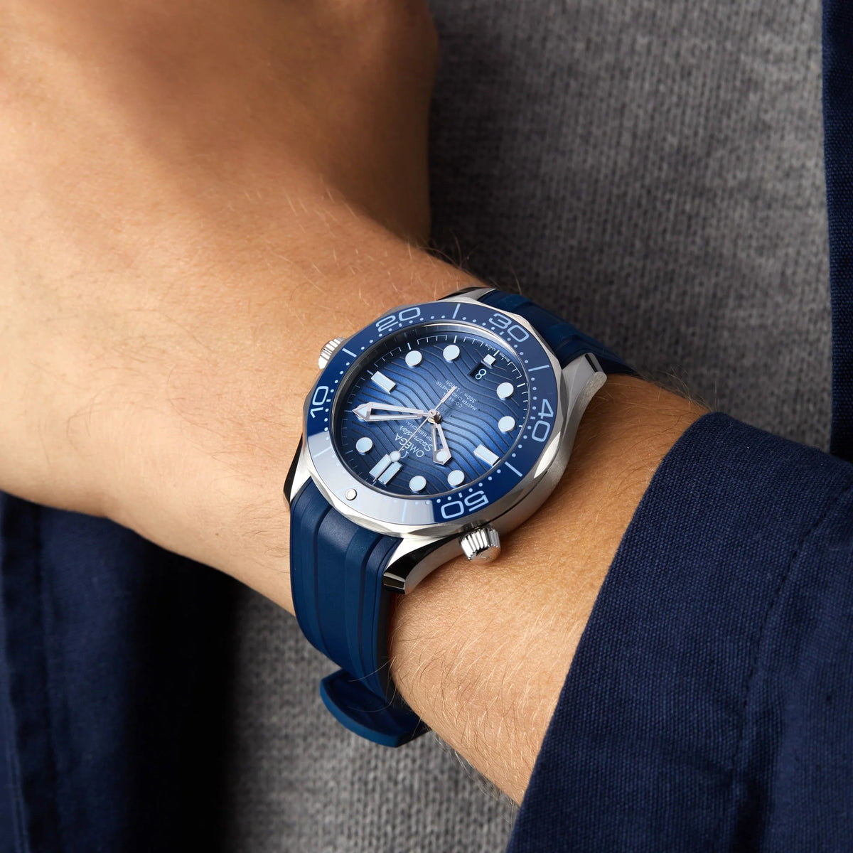 Seamaster Diver 300M – Blue Dial & Blue Rubber Strap