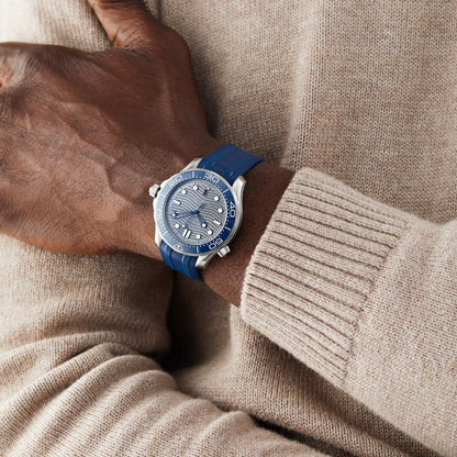 Seamaster Diver 300M – Grey Wave Dial & Blue Rubber Strap