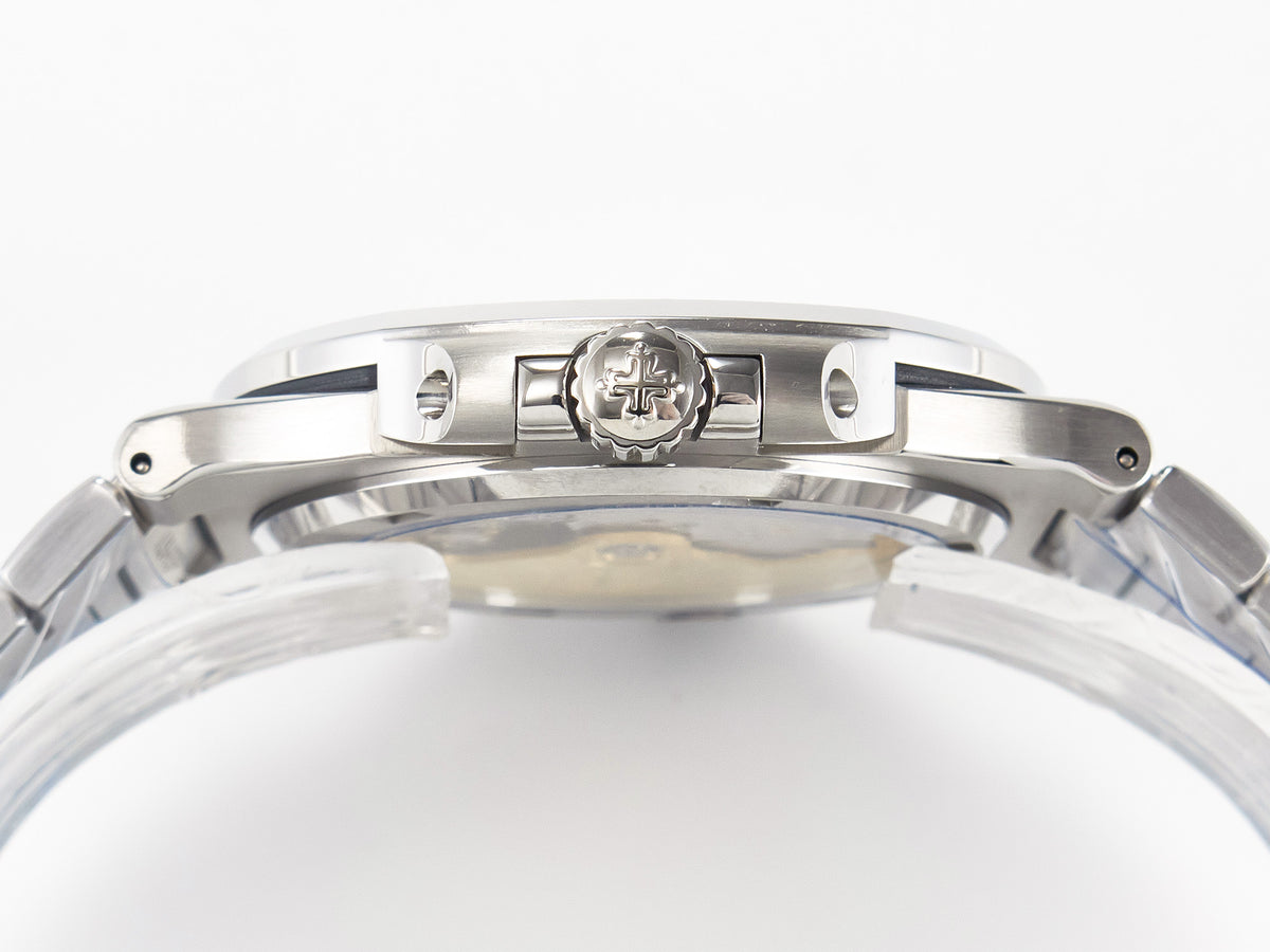 PP Nautilus – Tiffany Blue & Silver